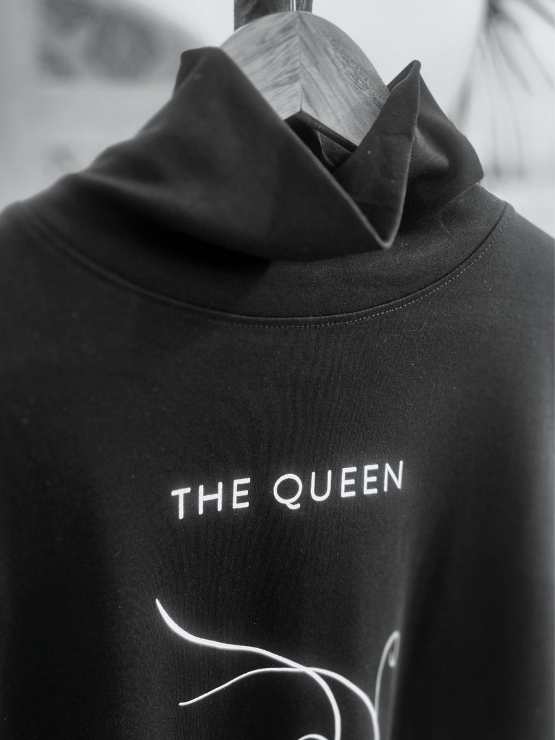 Turtle Neck - The Queen - Women T-shirt - Black